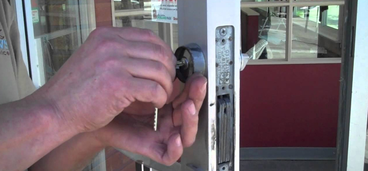 commercial door lock repair Kingsburg